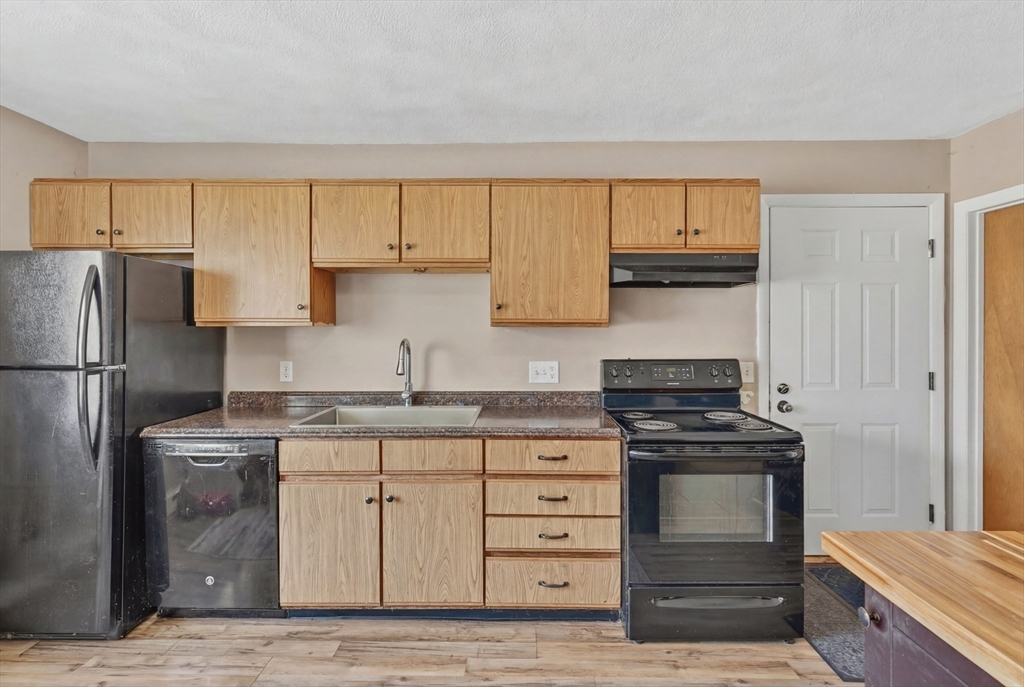 157 Maplewood Ave Property Photo 9
