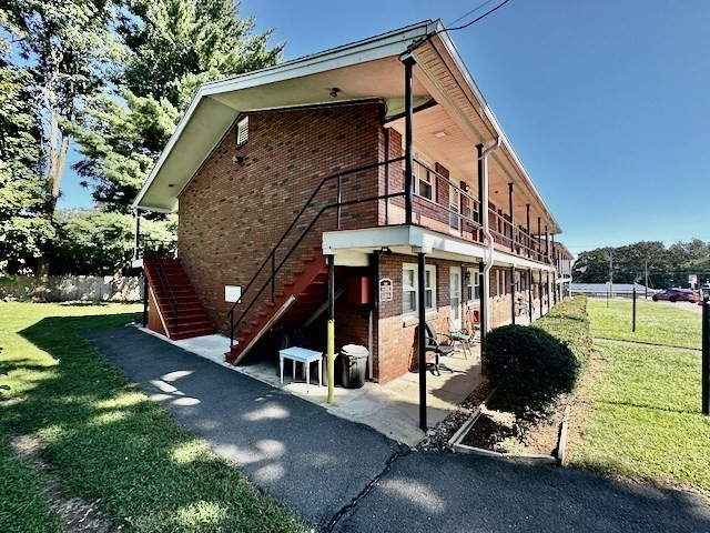 438 Springfield Property Photo 2