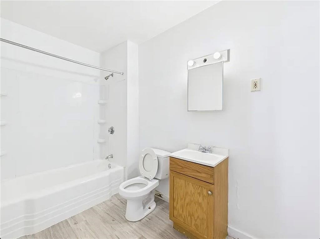 584 N Main St Property Photo 18