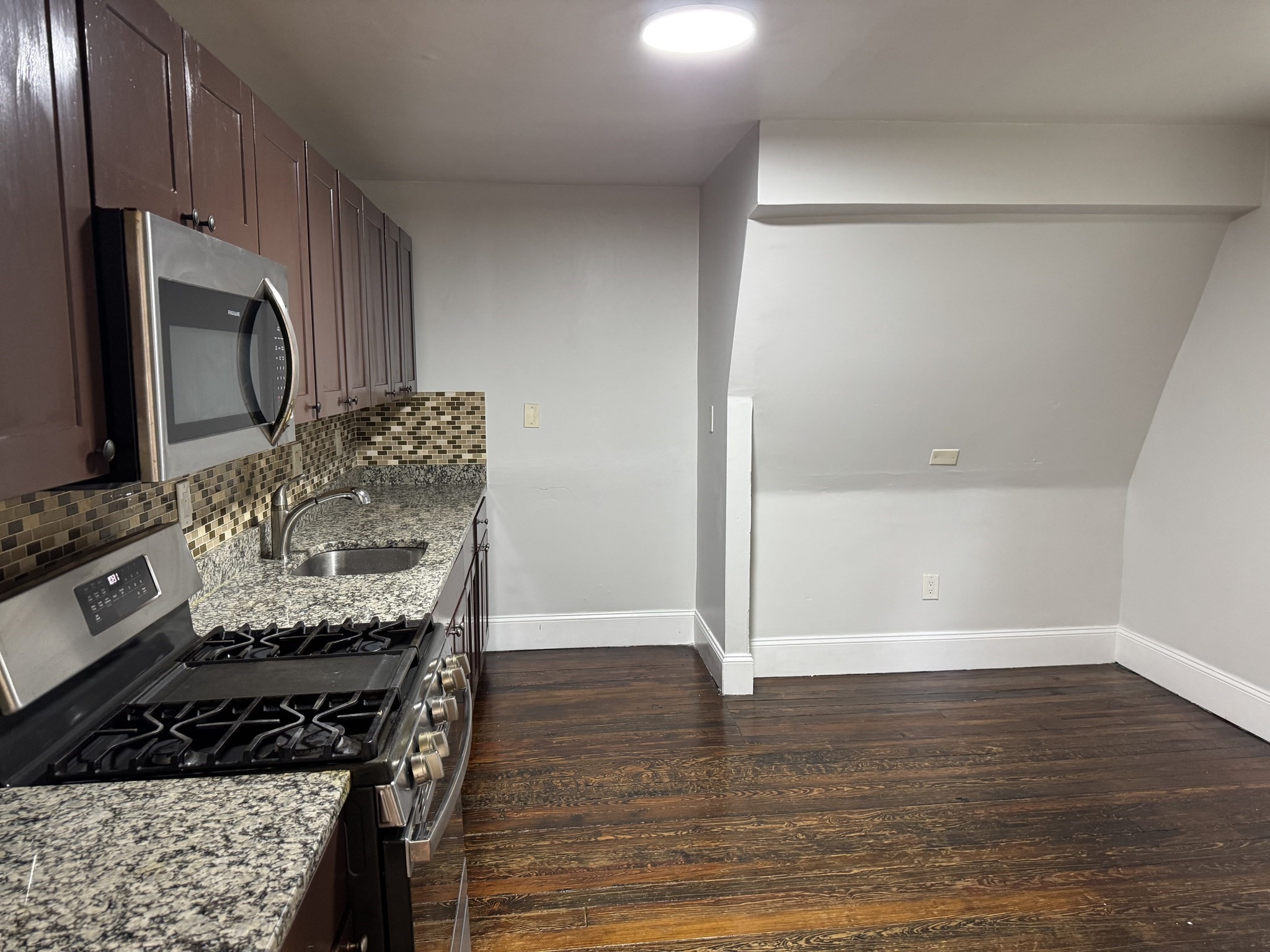 89 Waldeck Street # 3 Property Photo 7