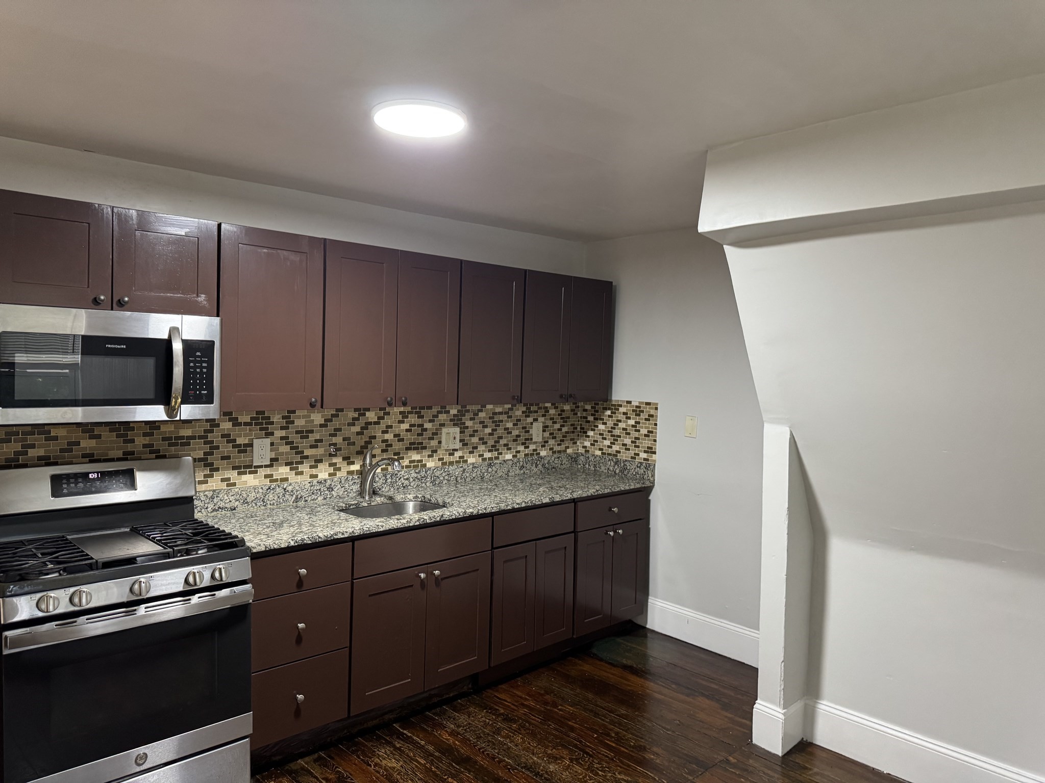 89 Waldeck Street # 3 Property Photo 9