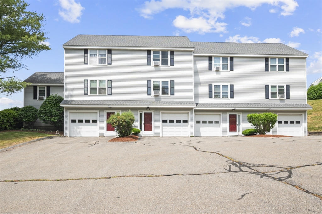 16 W Hill Dr # B Property Photo 1