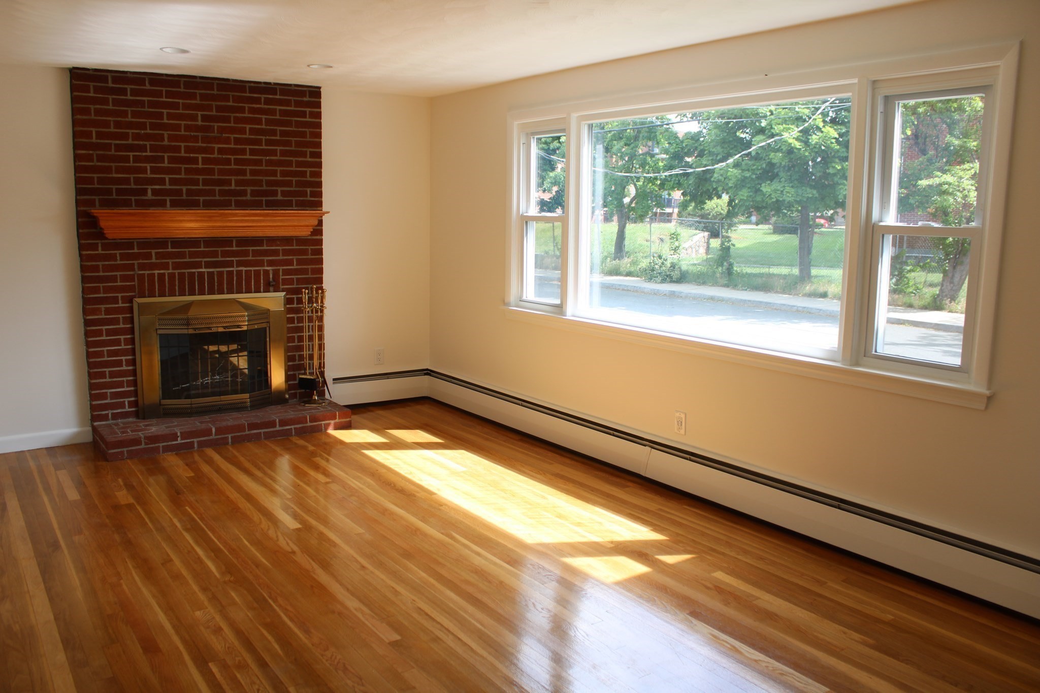 496 Winthrop St Property Photo 2