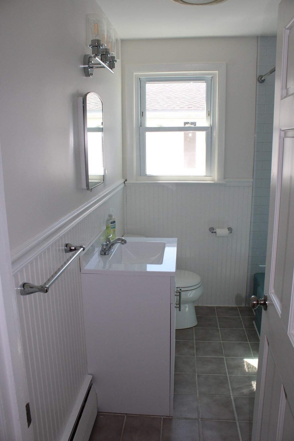 496 Winthrop St Property Photo 6