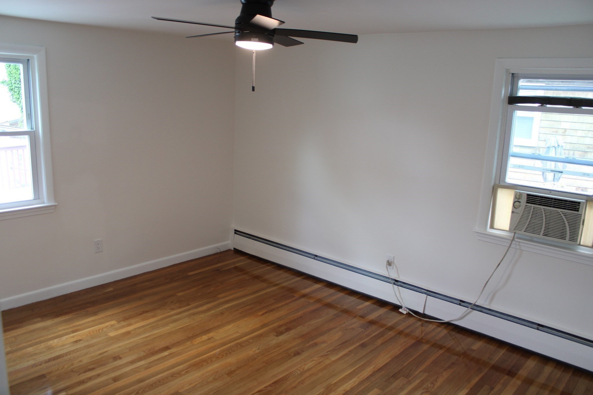 496 Winthrop St Property Photo 9