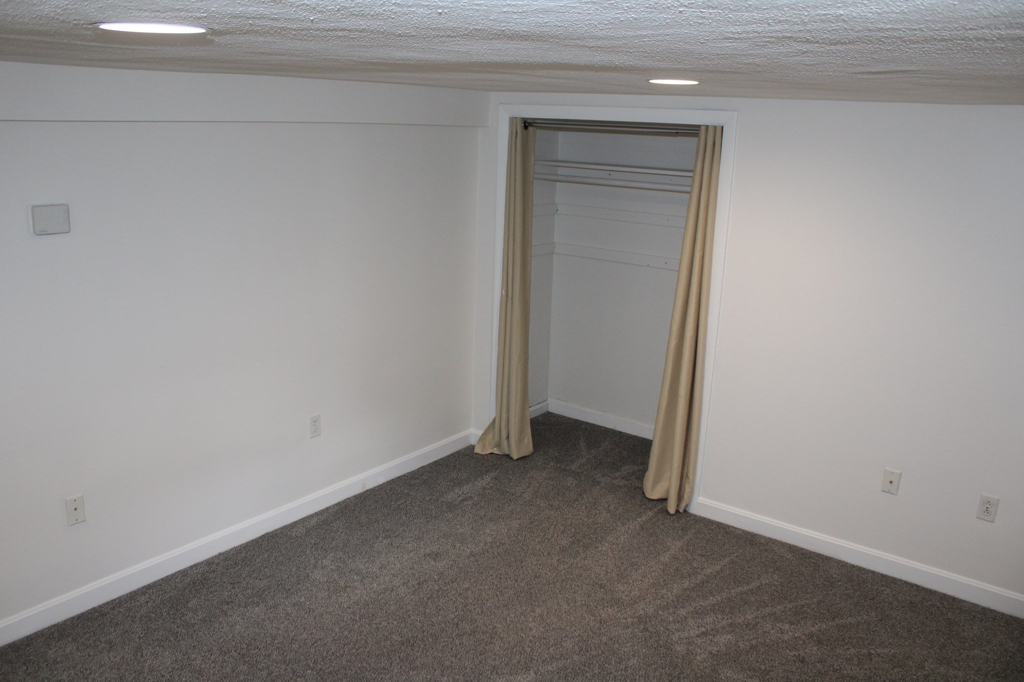 496 Winthrop St Property Photo 19