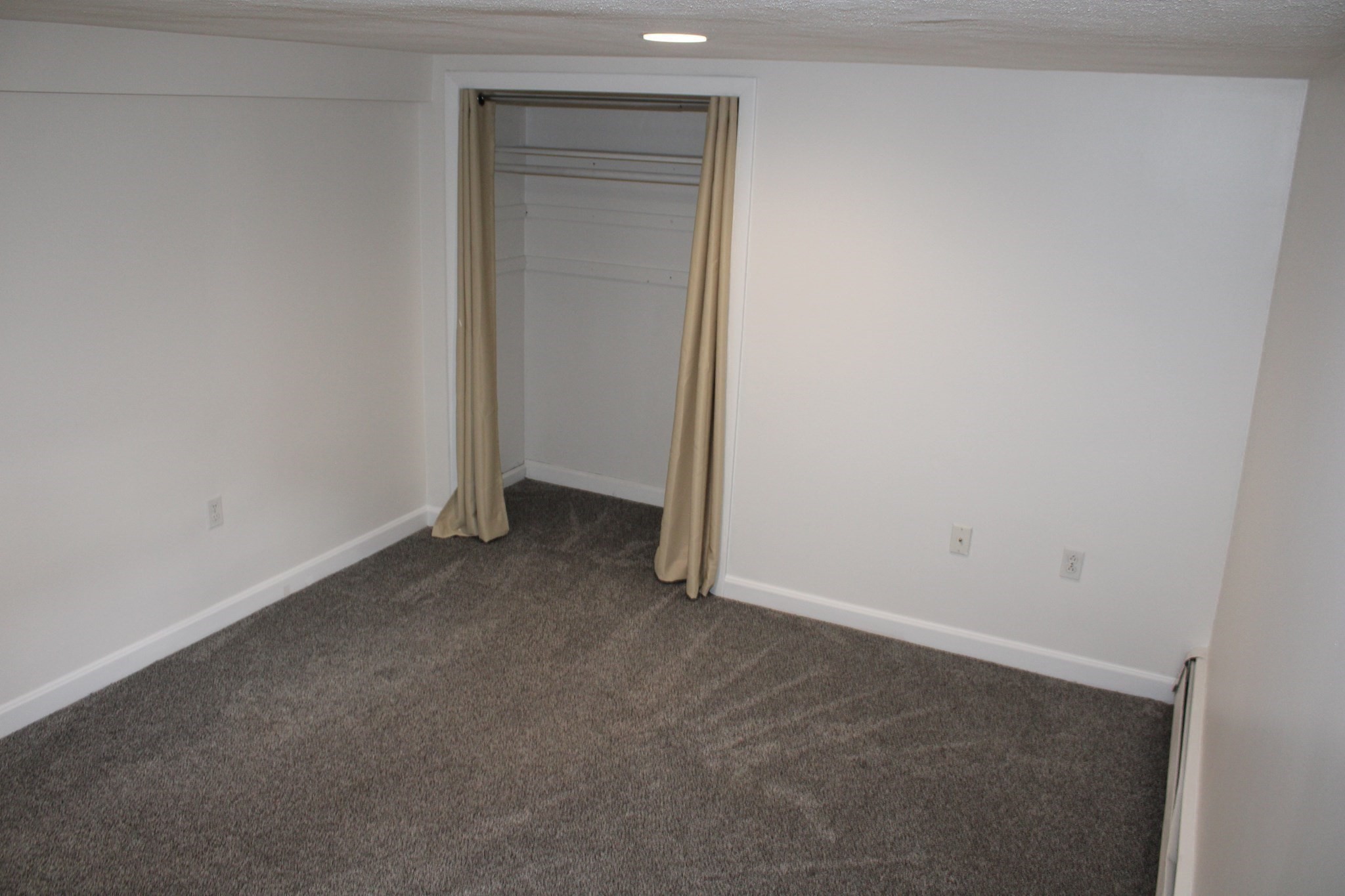 496 Winthrop St Property Photo 22
