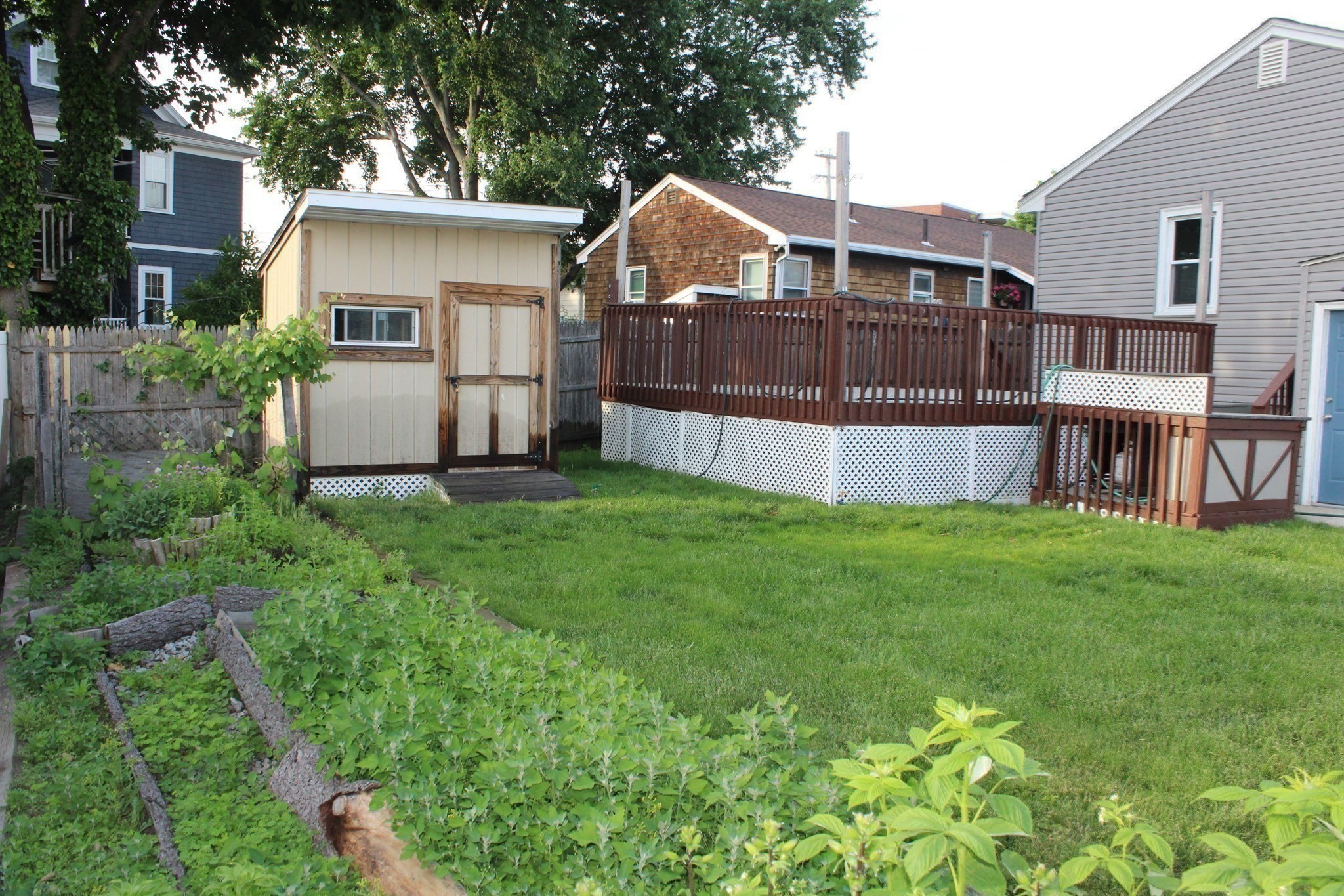 496 Winthrop St Property Photo 25