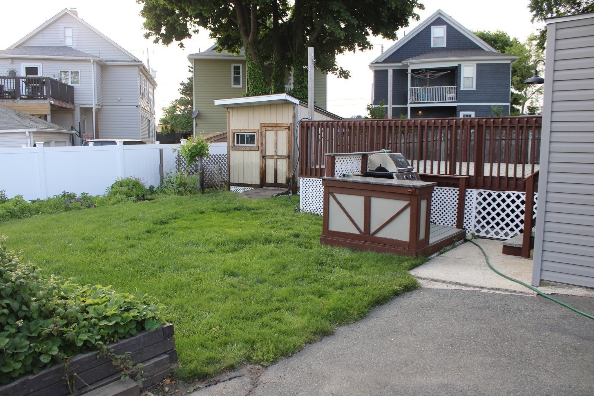 496 Winthrop St Property Photo 26