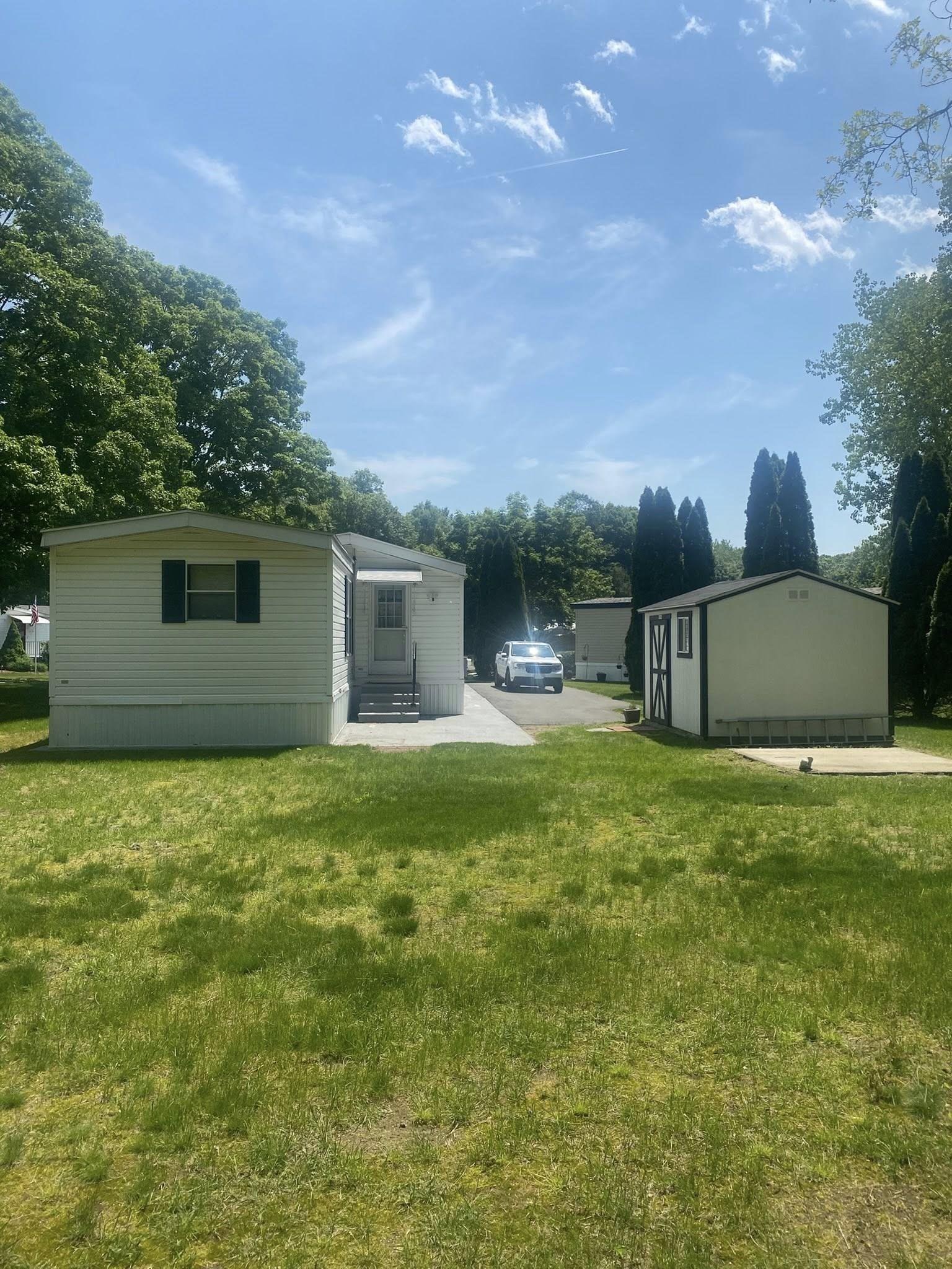 18 Parkwood Dr Property Photo 2