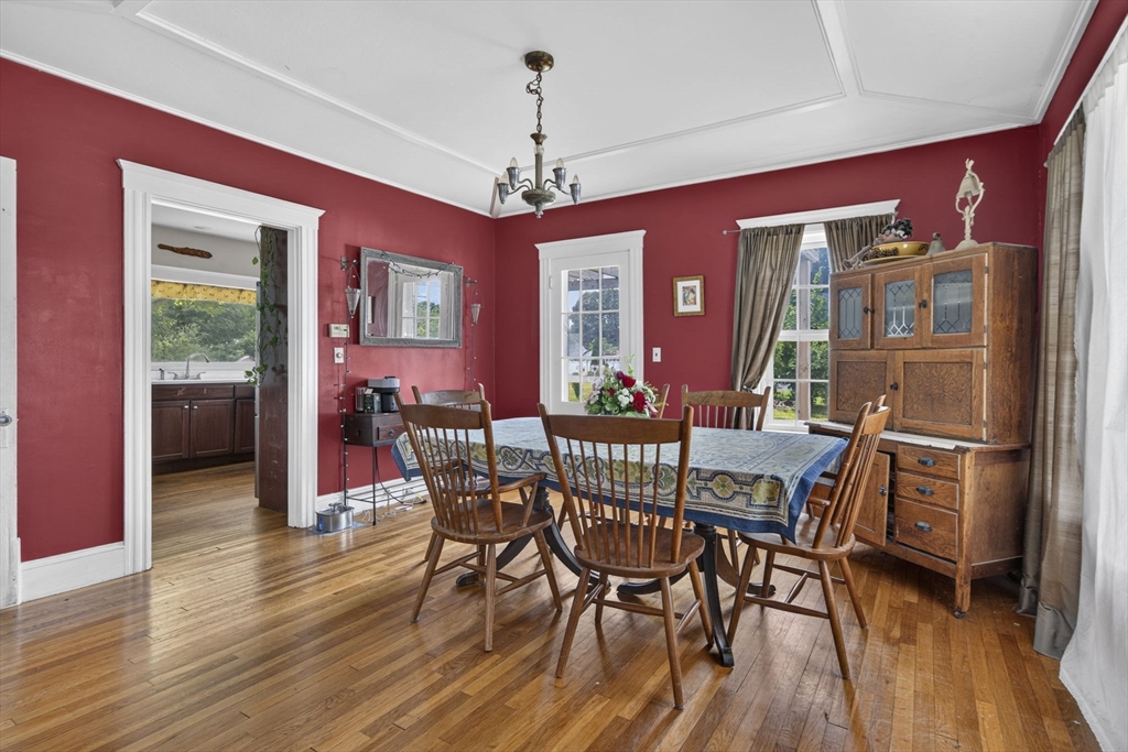 129 Collins St Property Photo 8