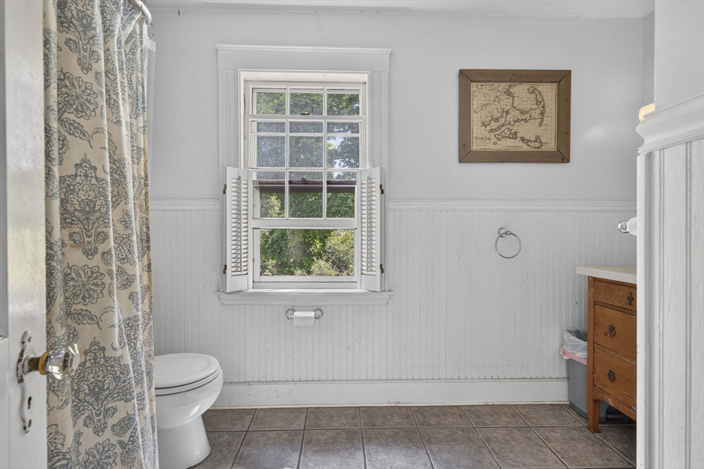 129 Collins St Property Photo 17