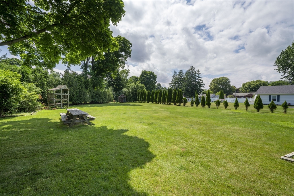 129 Collins St Property Photo 36