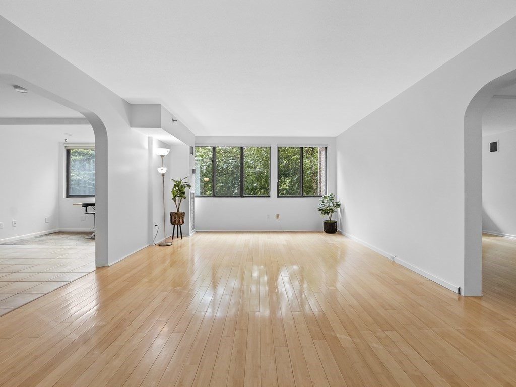 1731 Beacon # 202 Property Photo 6