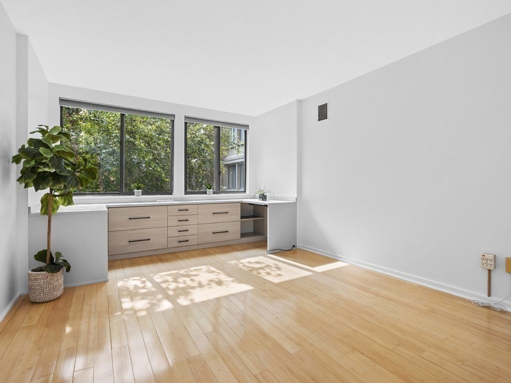 1731 Beacon # 202 Property Photo 8
