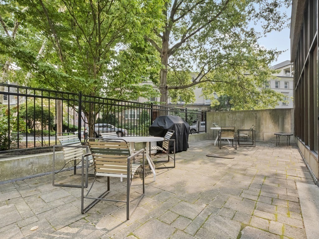 1731 Beacon # 202 Property Photo 15