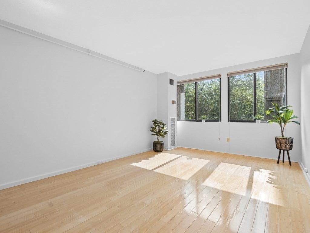 1731 Beacon # 202 Property Photo 25