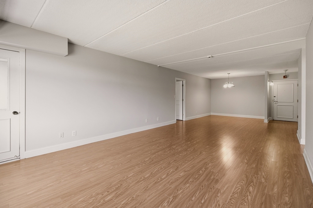 1500 Worcester Rd # 405 Property Photo 10