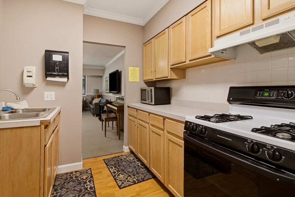 1500 Worcester Rd # 405 Property Photo 32