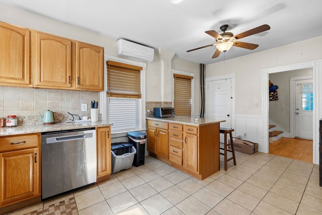 116 Liberty St Property Photo 3