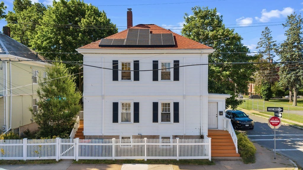116 Liberty St Property Photo 6
