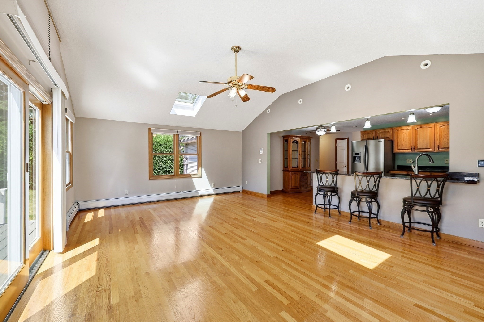 15 Tiffany Lane Property Photo 13