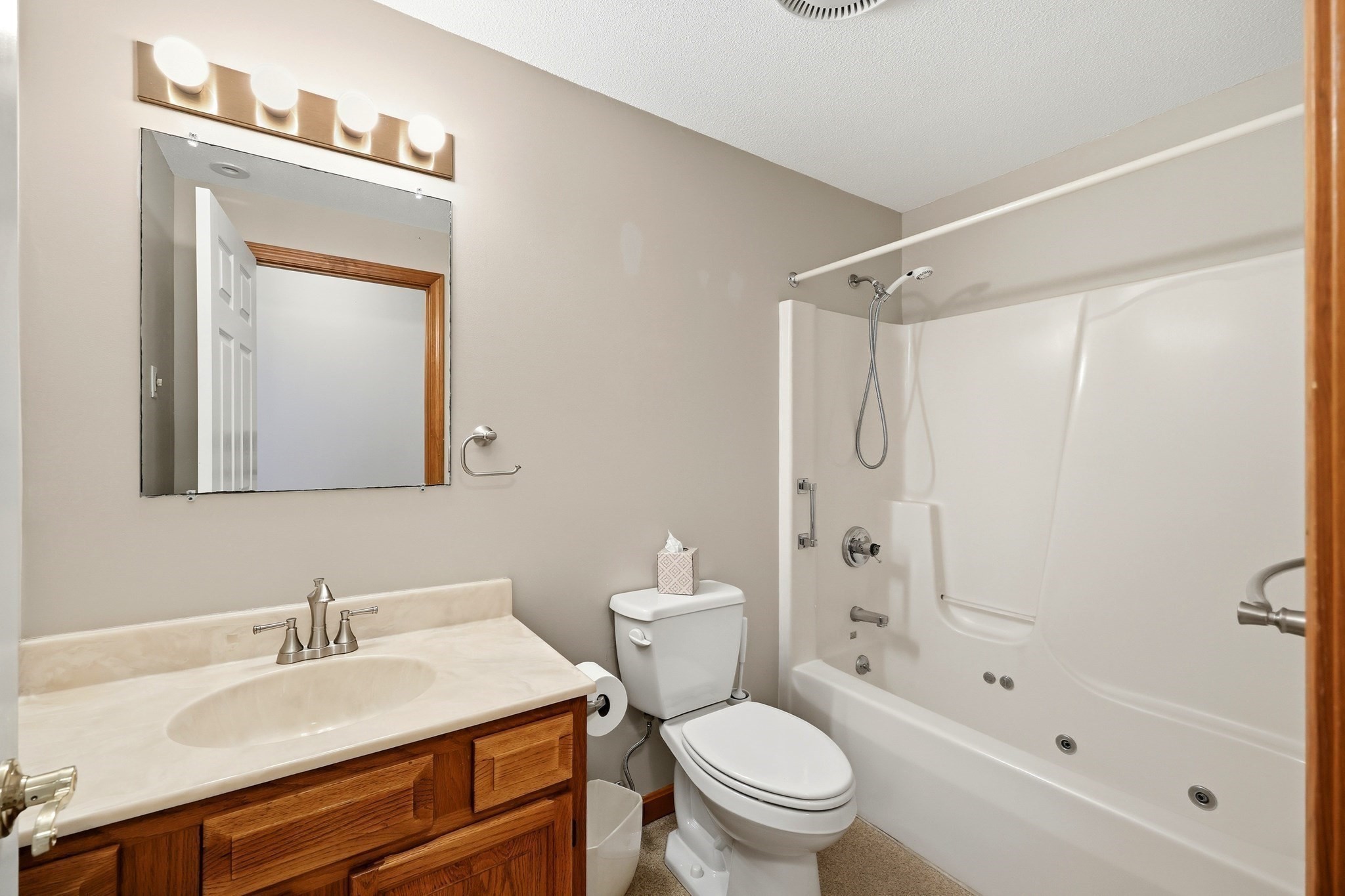 15 Tiffany Lane Property Photo 28