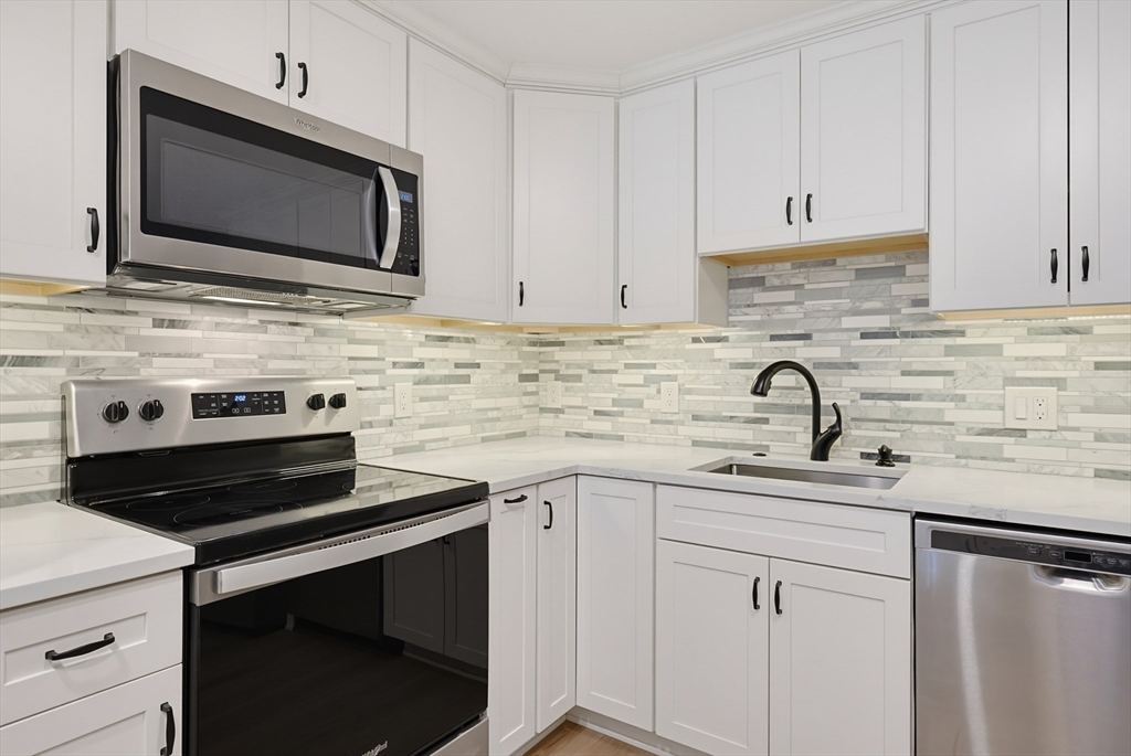 4 Hazelwood Ave # 11 Property Photo 10