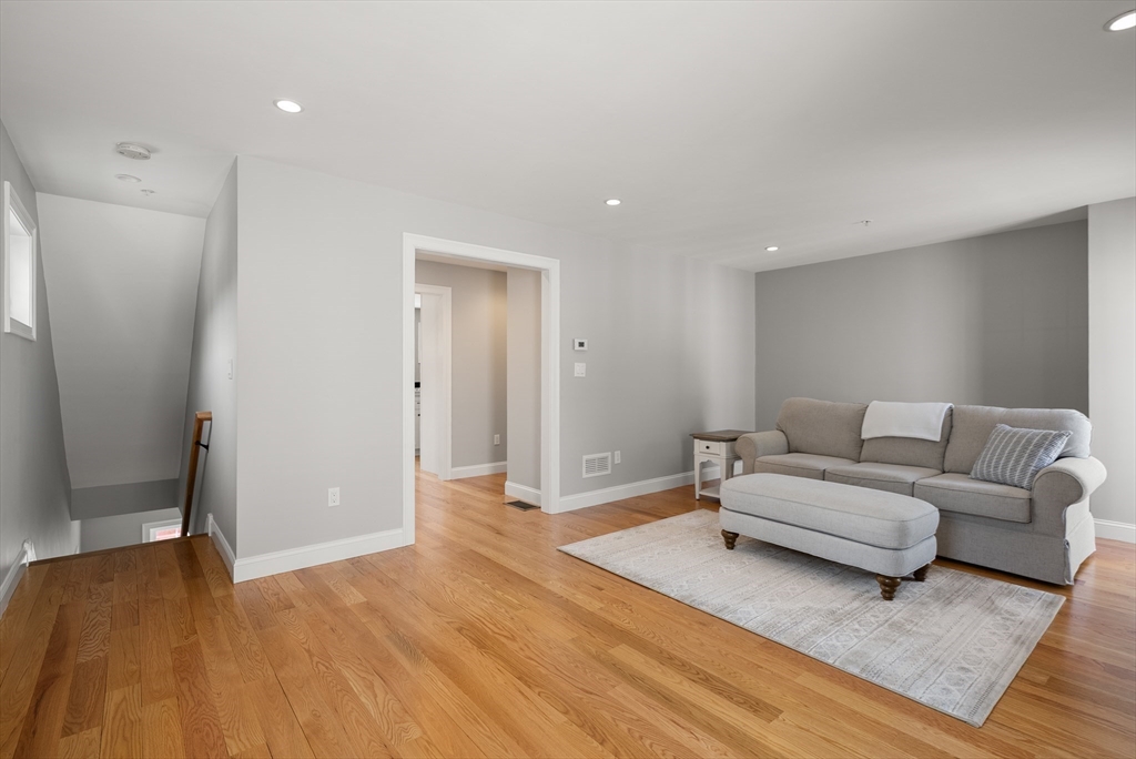 61 Valley St # 1 Property Photo 10