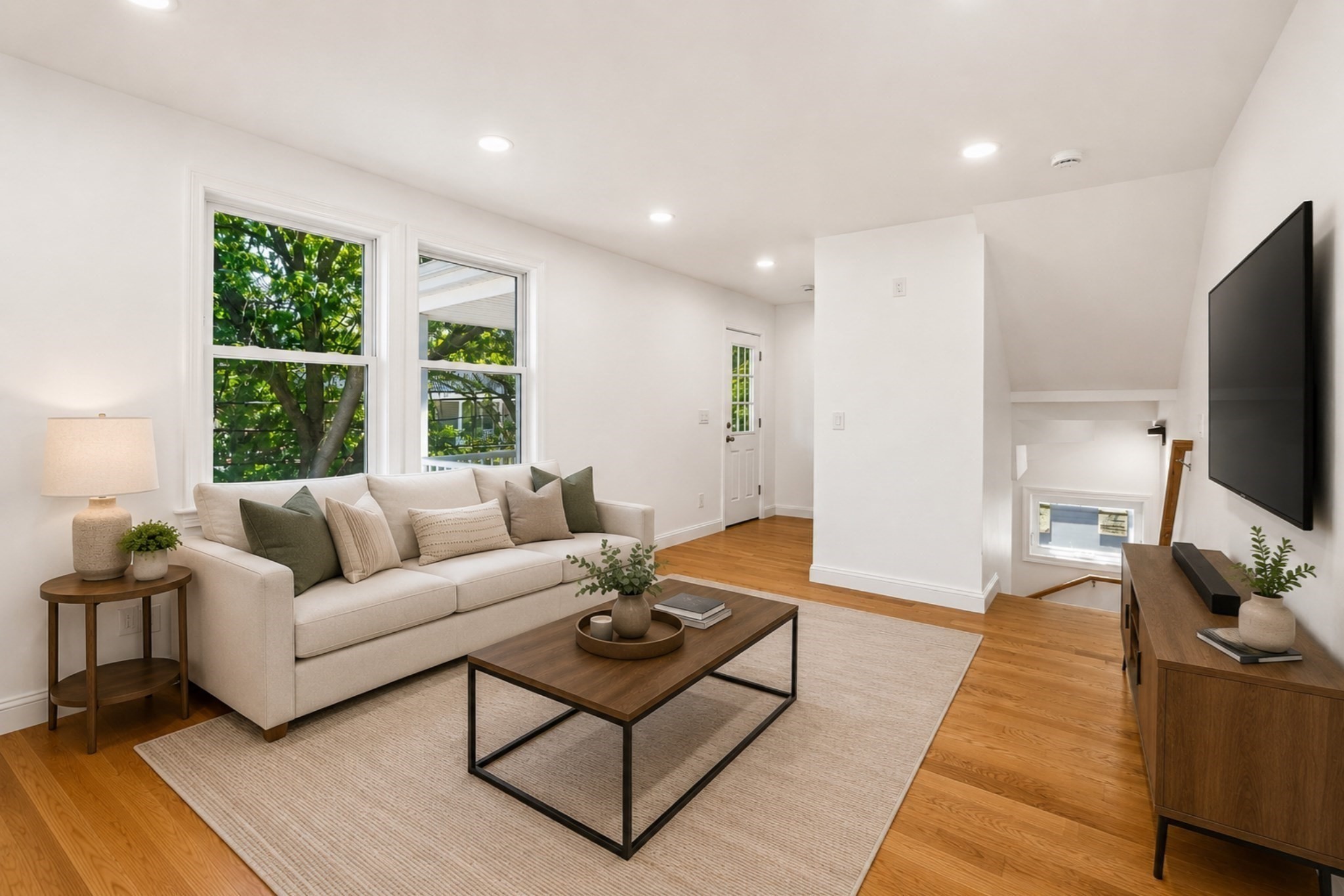 31 Coleman Rd # B Property Photo 4