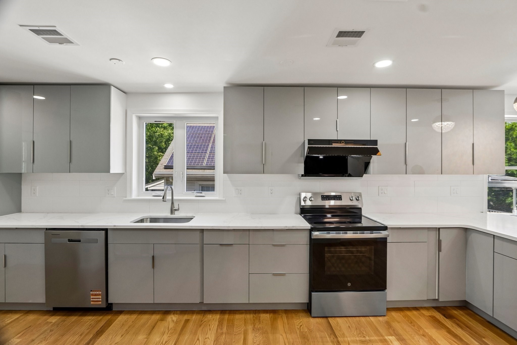 31 Coleman Rd # B Property Photo 8