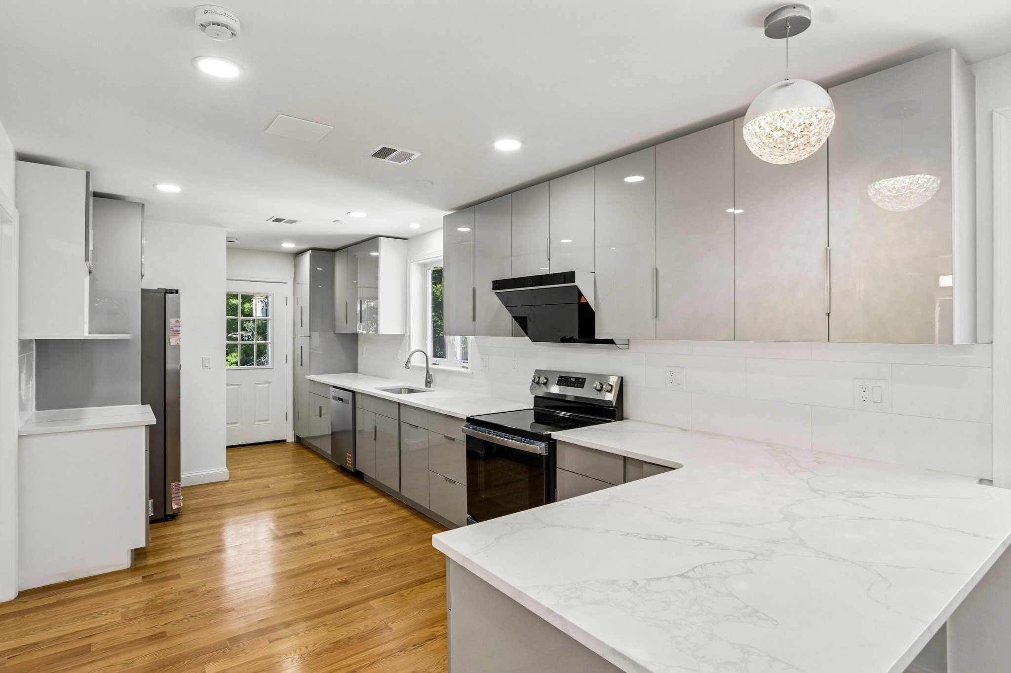 31 Coleman Rd # B Property Photo 9