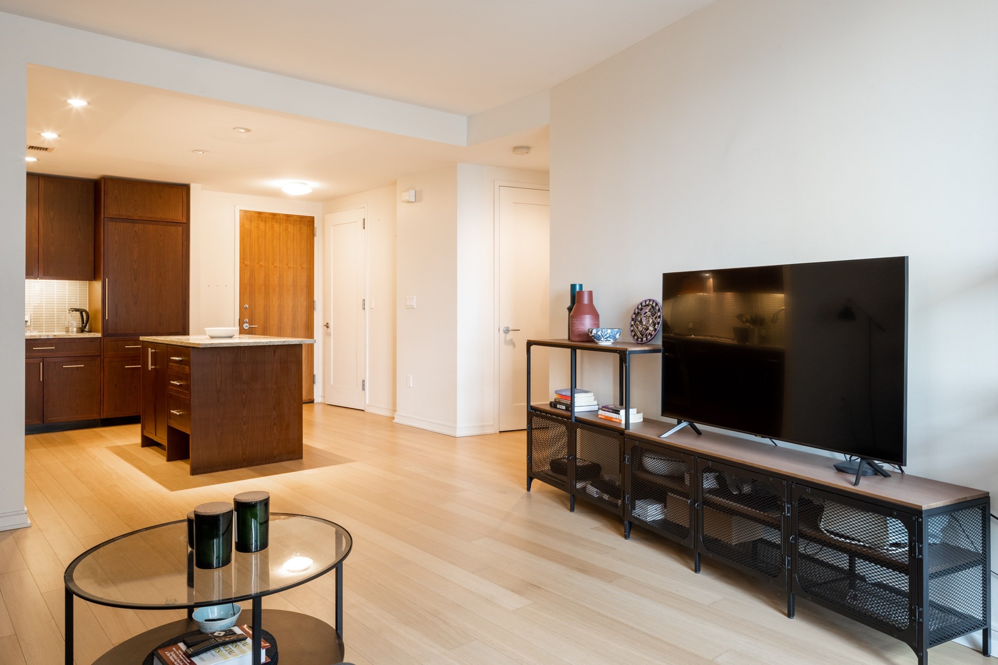 580 Washington St # 1414 Property Photo 4