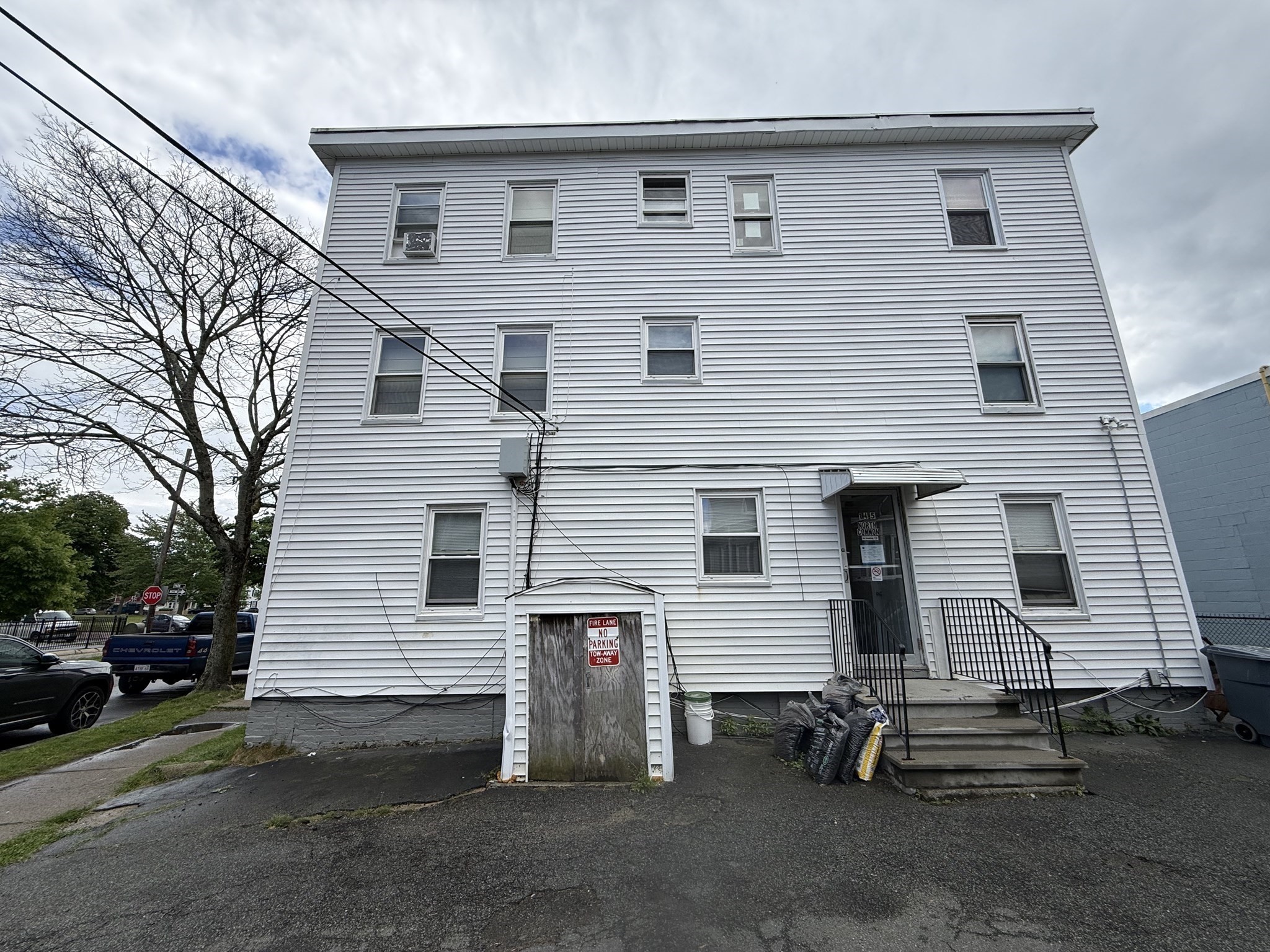 145 N Common Property Photo 6