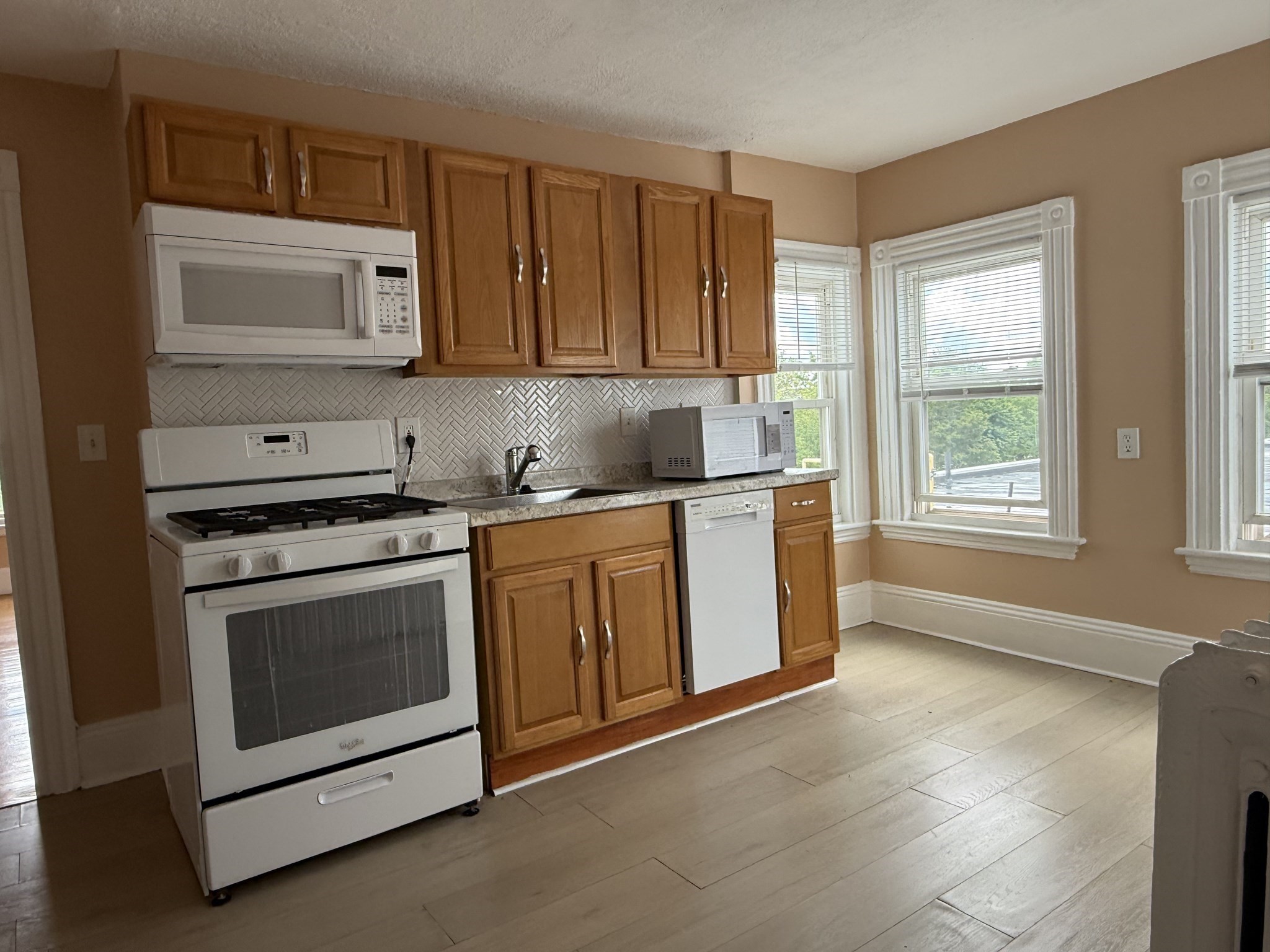 145 N Common Property Photo 7