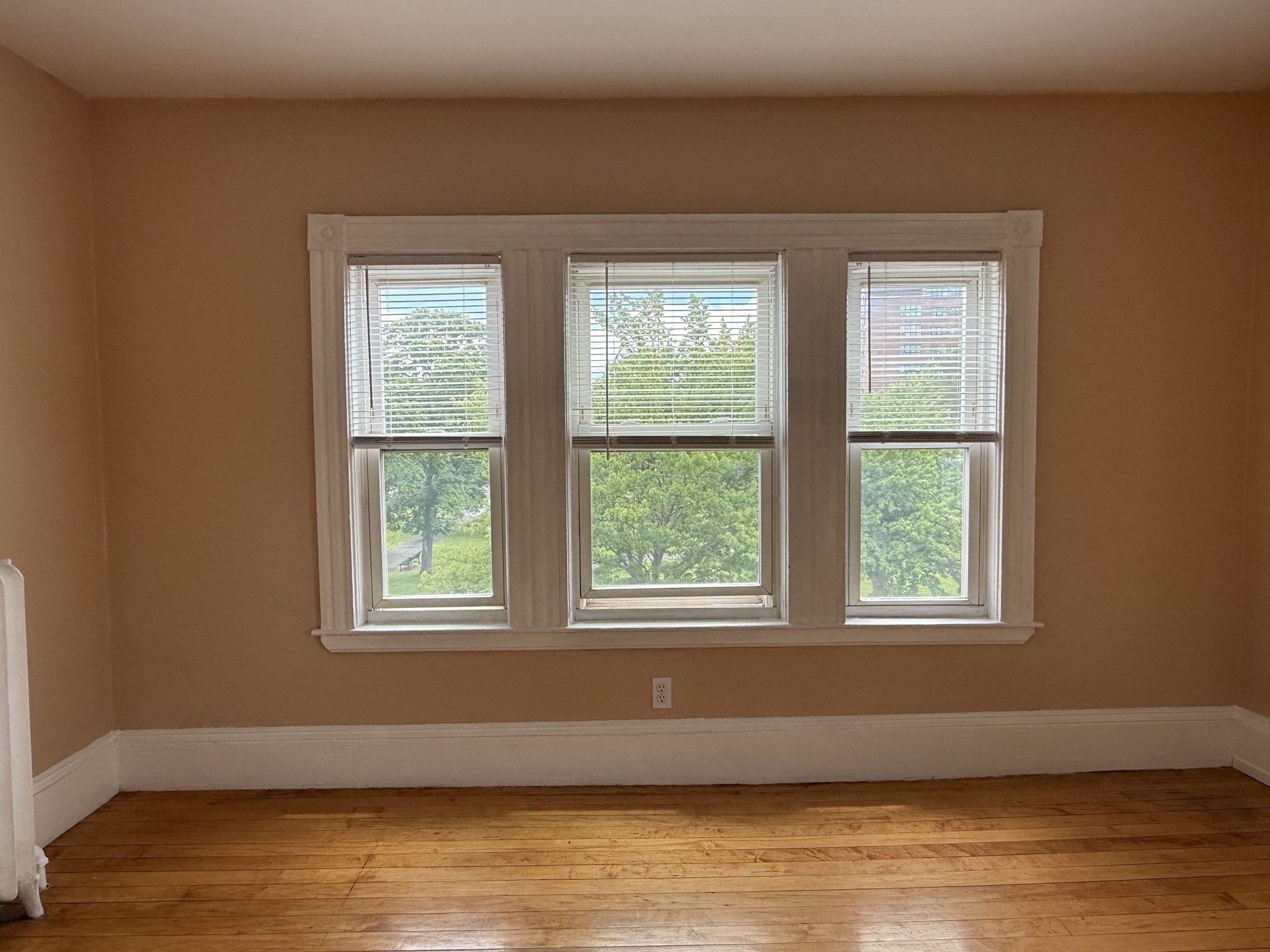 145 N Common Property Photo 15