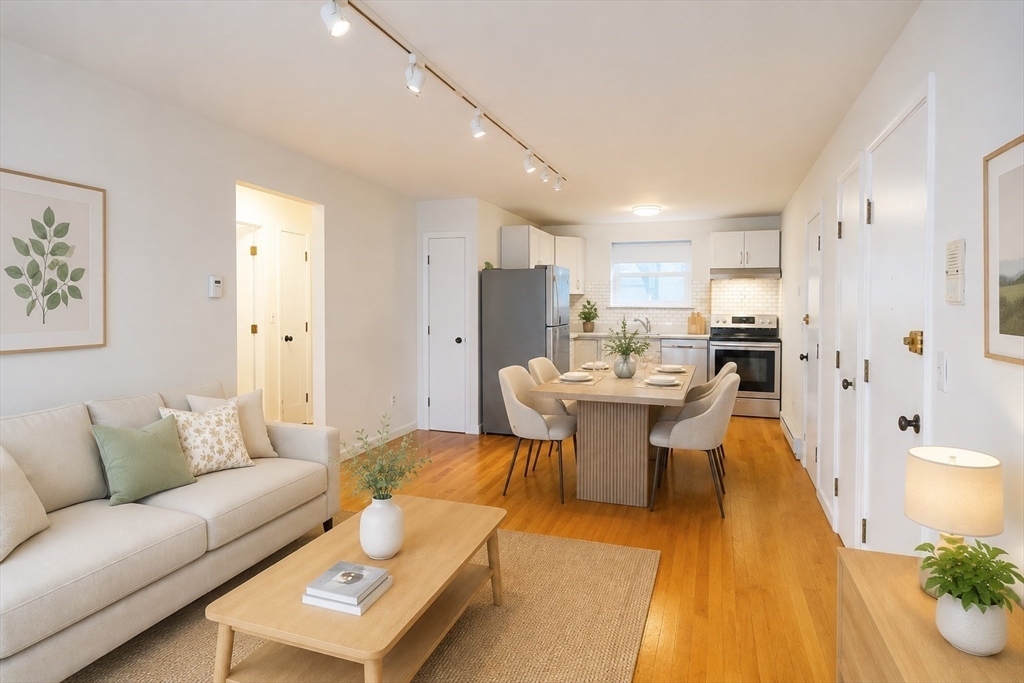 104 Trowbridge St # 4 Property Photo 1
