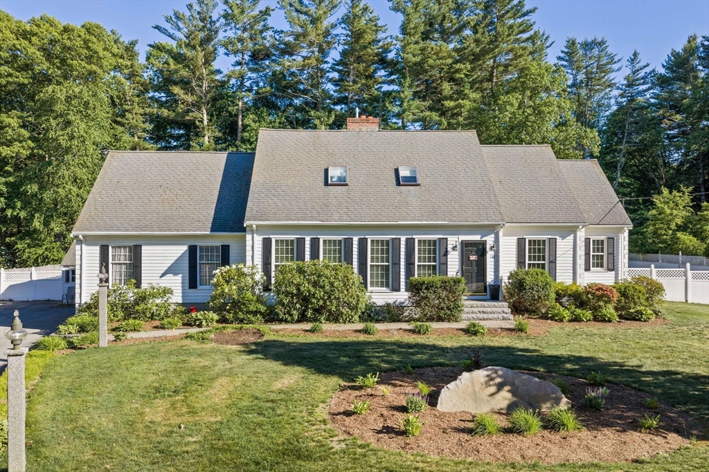 114 Longwater Dr