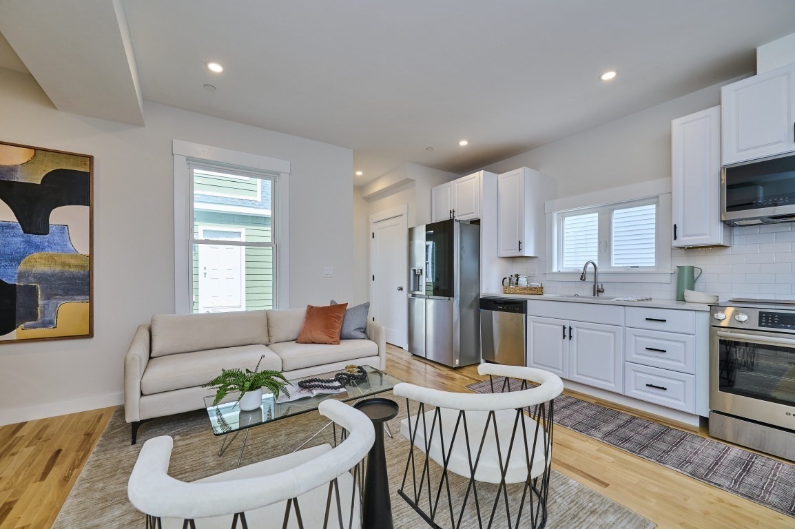 17 Macarthur Street # 2 Property Photo 1