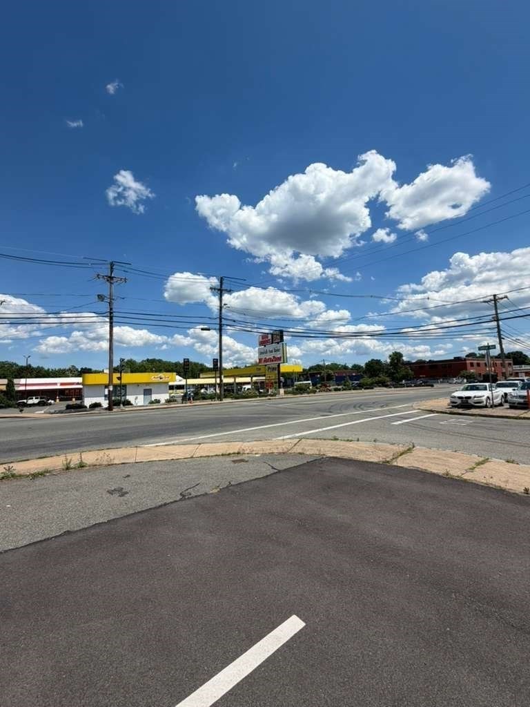 1637 Main St Property Photo 19