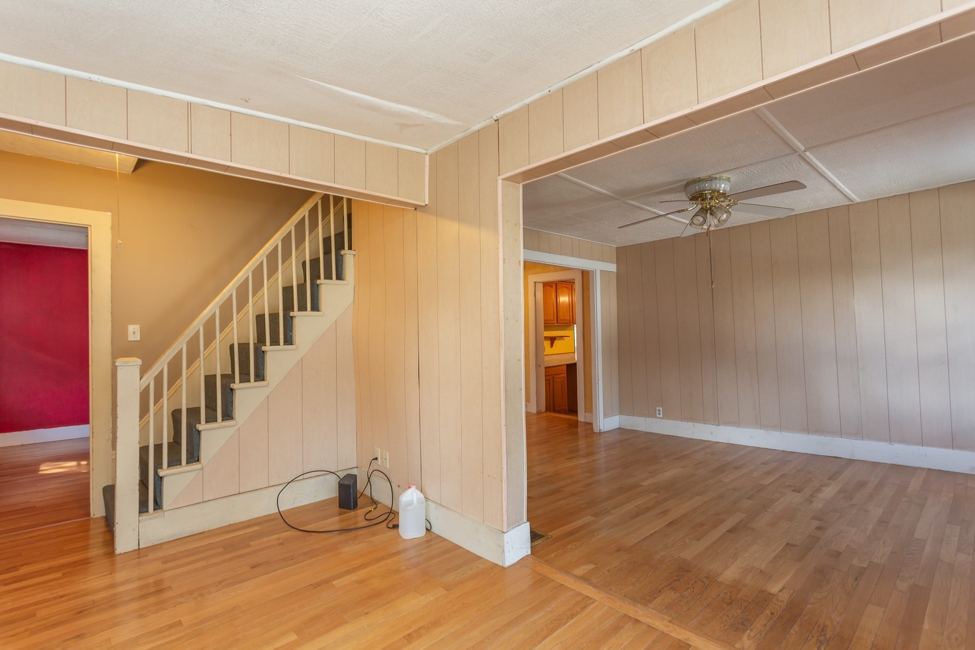 260 King Philip St Property Photo 3