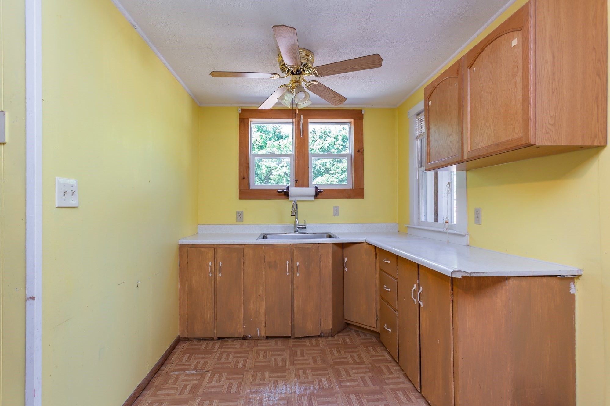 260 King Philip St Property Photo 11