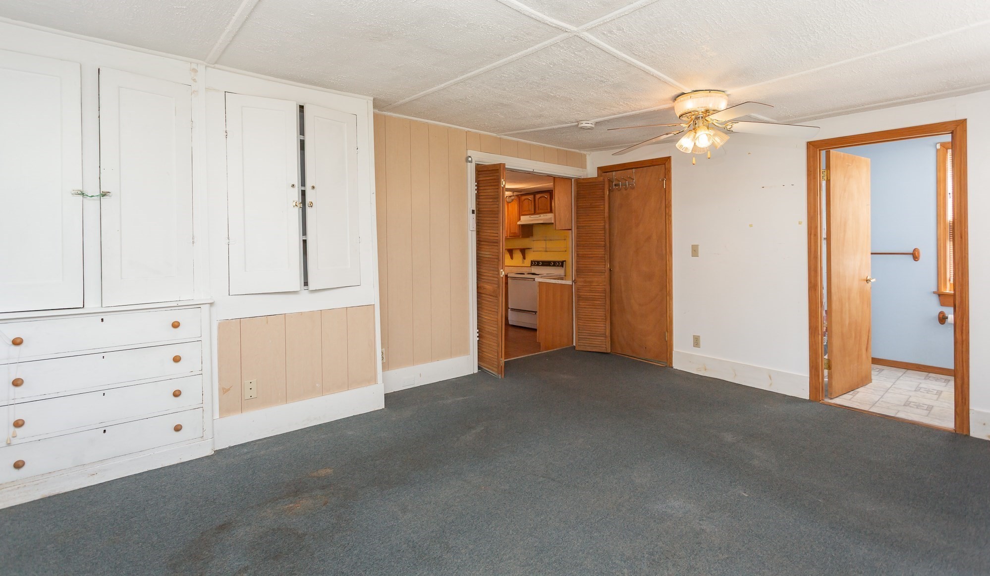 260 King Philip St Property Photo 13