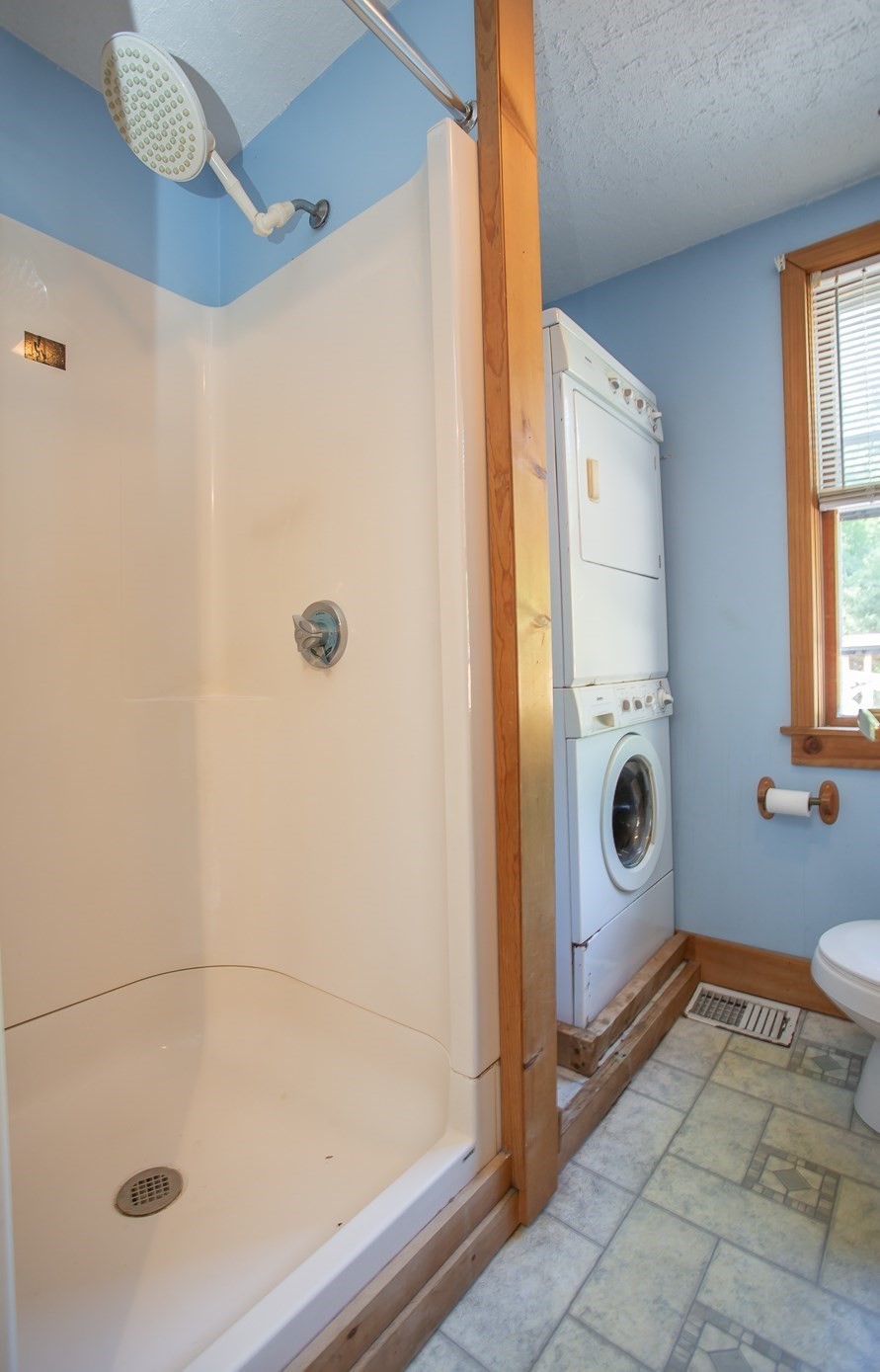 260 King Philip St Property Photo 17