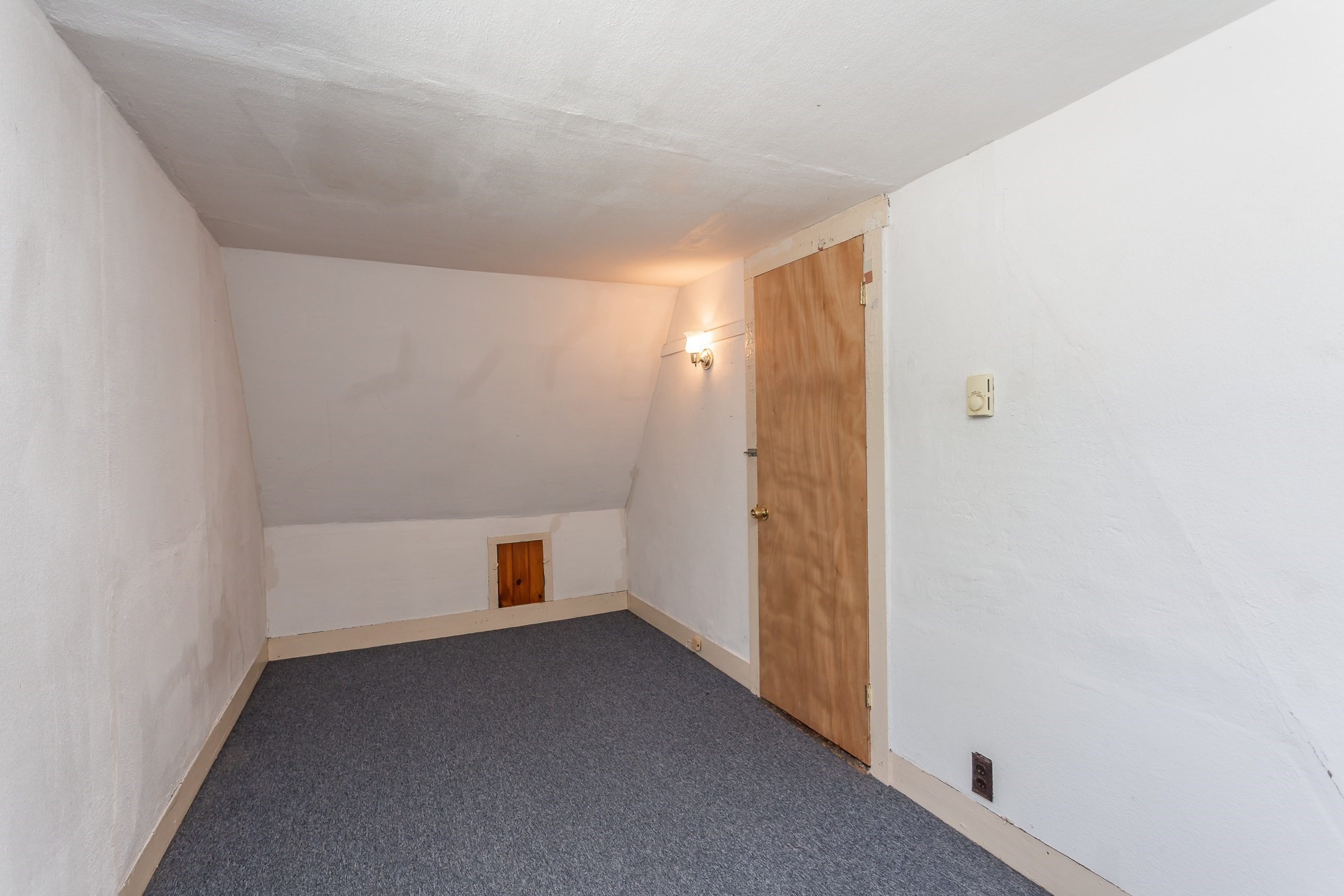 260 King Philip St Property Photo 21