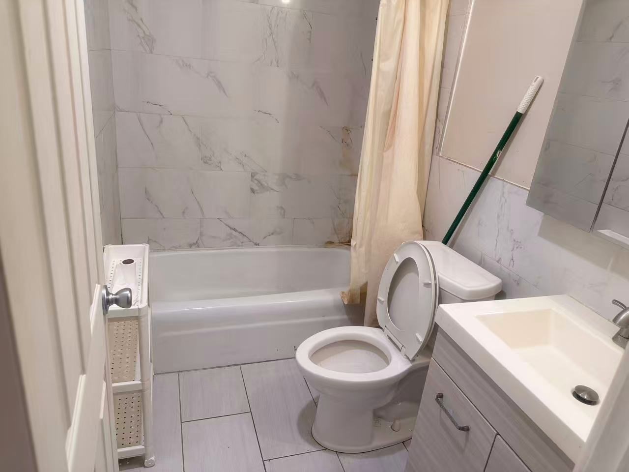 215 Winter St # 2f Property Photo 1