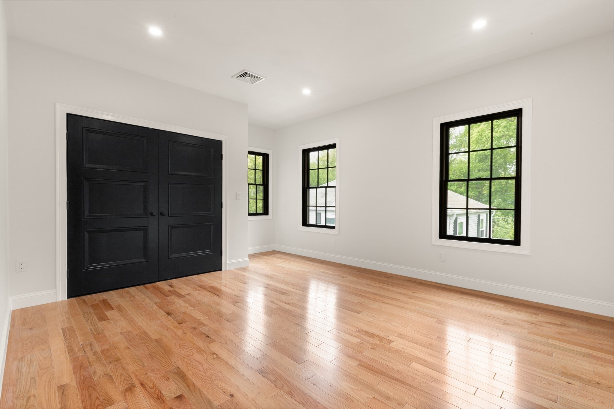 127r Beach Street Property Photo 25