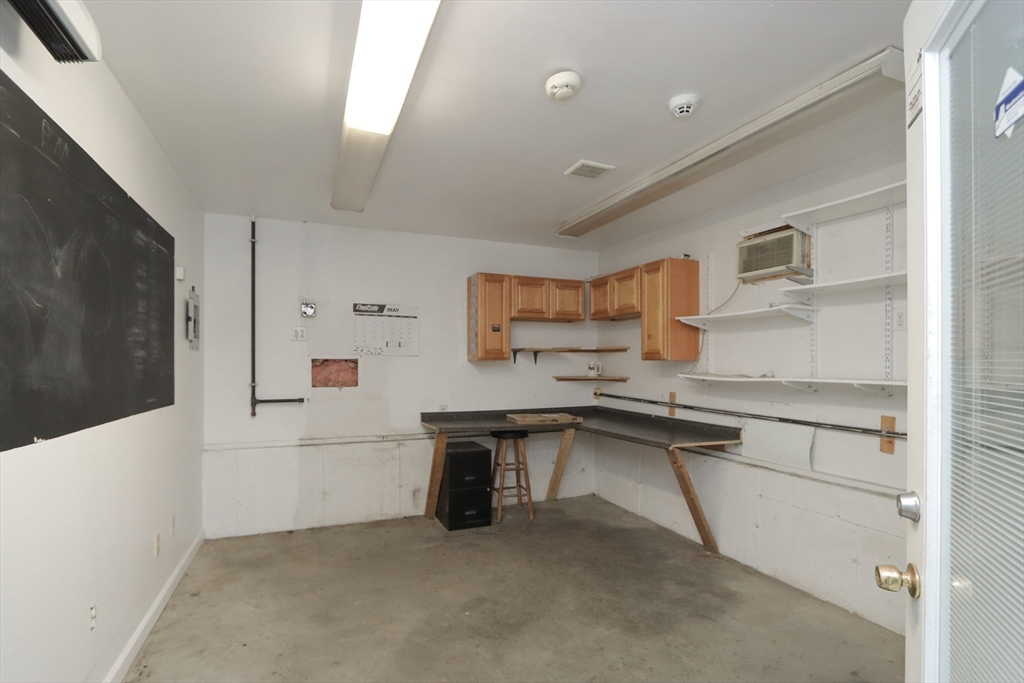 330 Montgomery St Property Photo 21