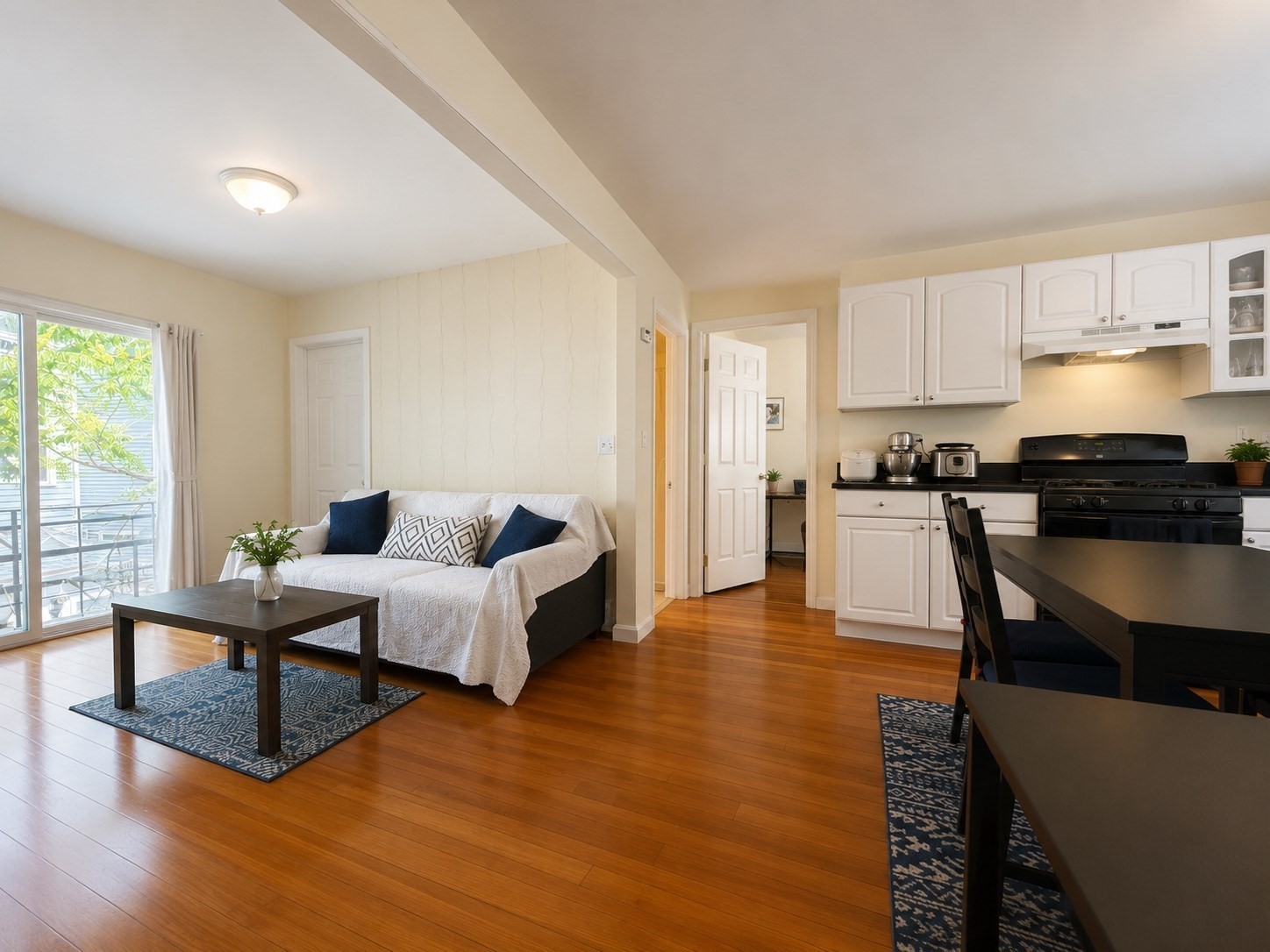 43 Market St # B Property Photo 2
