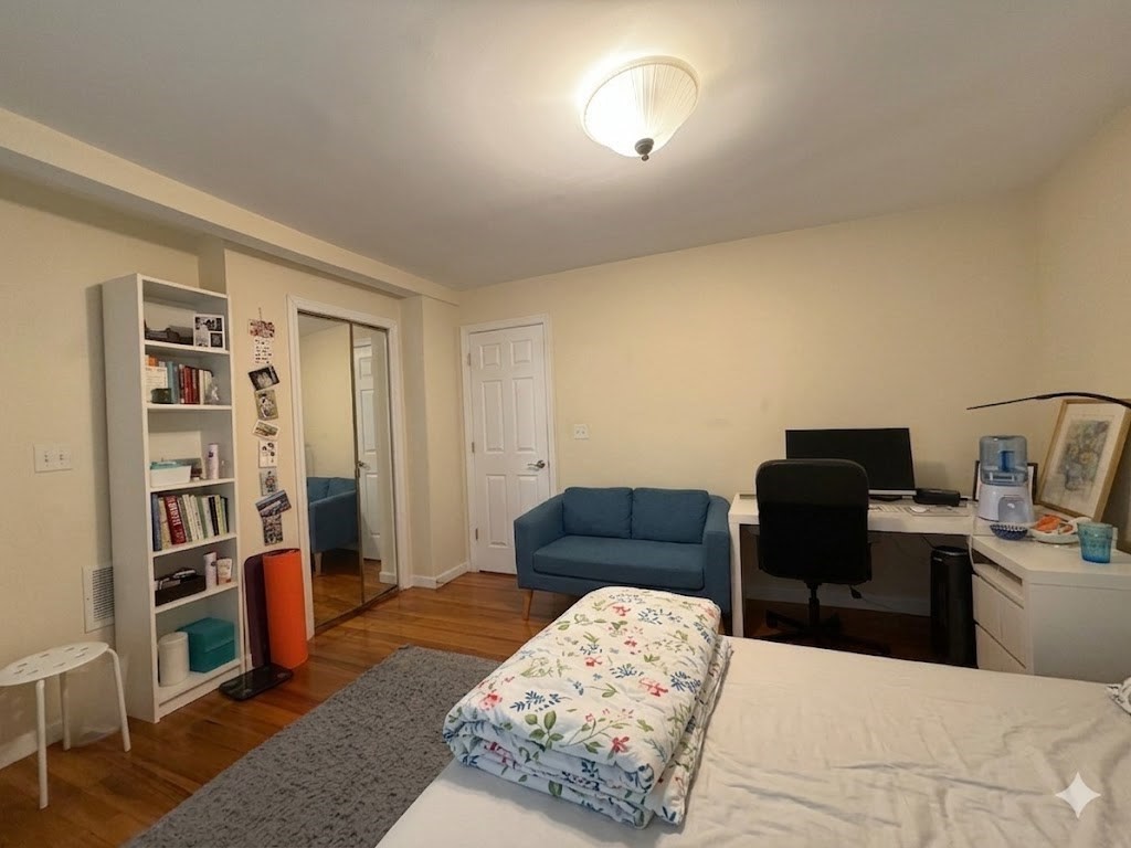 43 Market St # B Property Photo 6